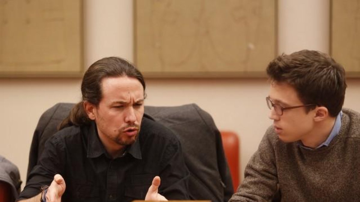 Pablo Iglesias e Íñigo Errejón, en una reunión en el Congreso.