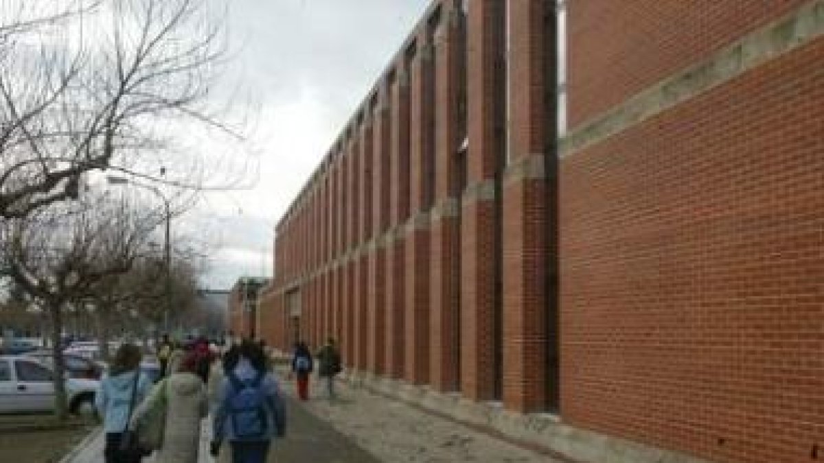 La Universidad de León está a la espera de la decisión del Gobierno para impartir nuevos grados