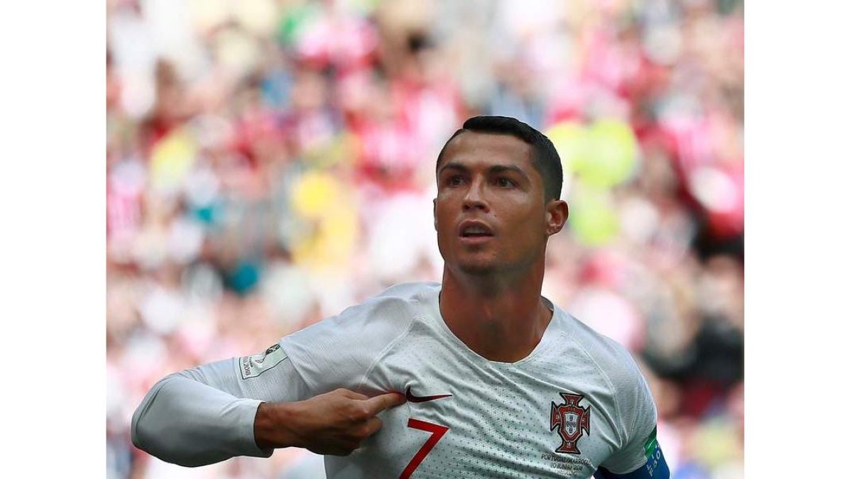 Cristiano Ronaldo celebra su gol ante Marruecos. JOSÉ MÉNDEZ