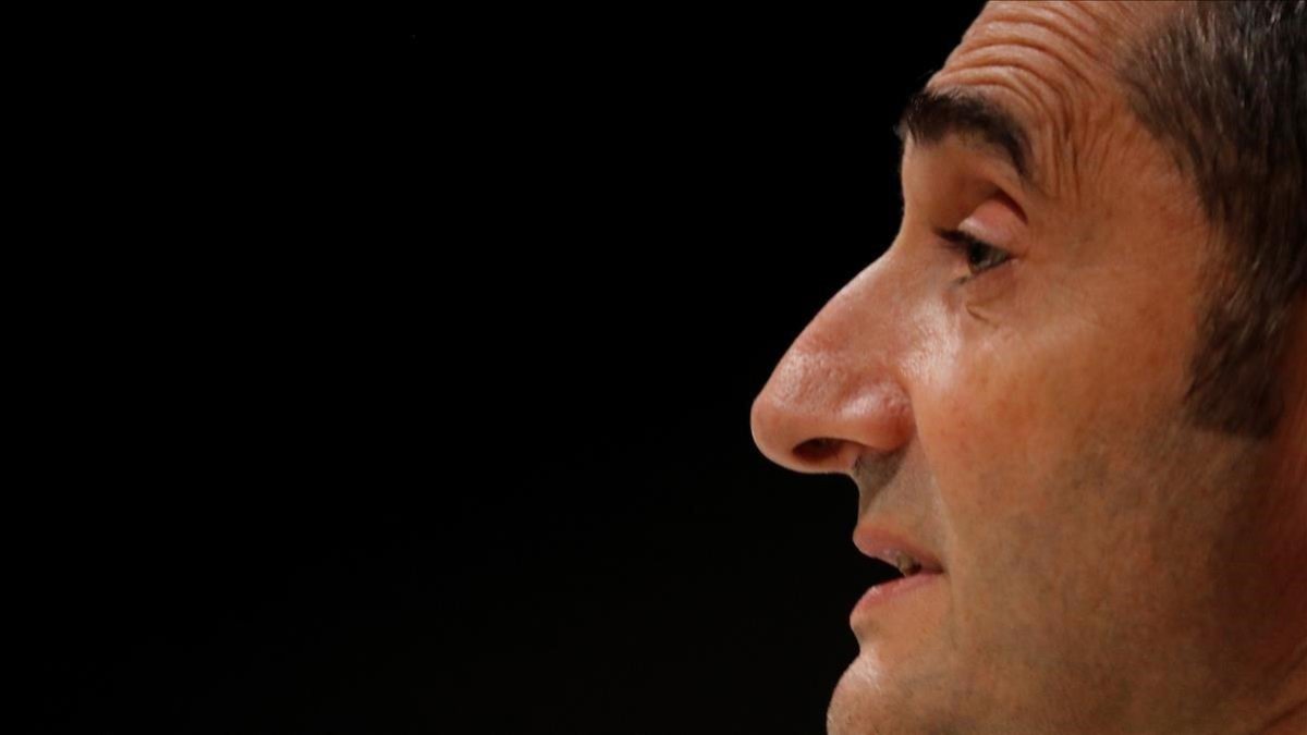 Valverde, en la conferencia de prensa que ofreció en San Siro antes del Inter-Barça. /