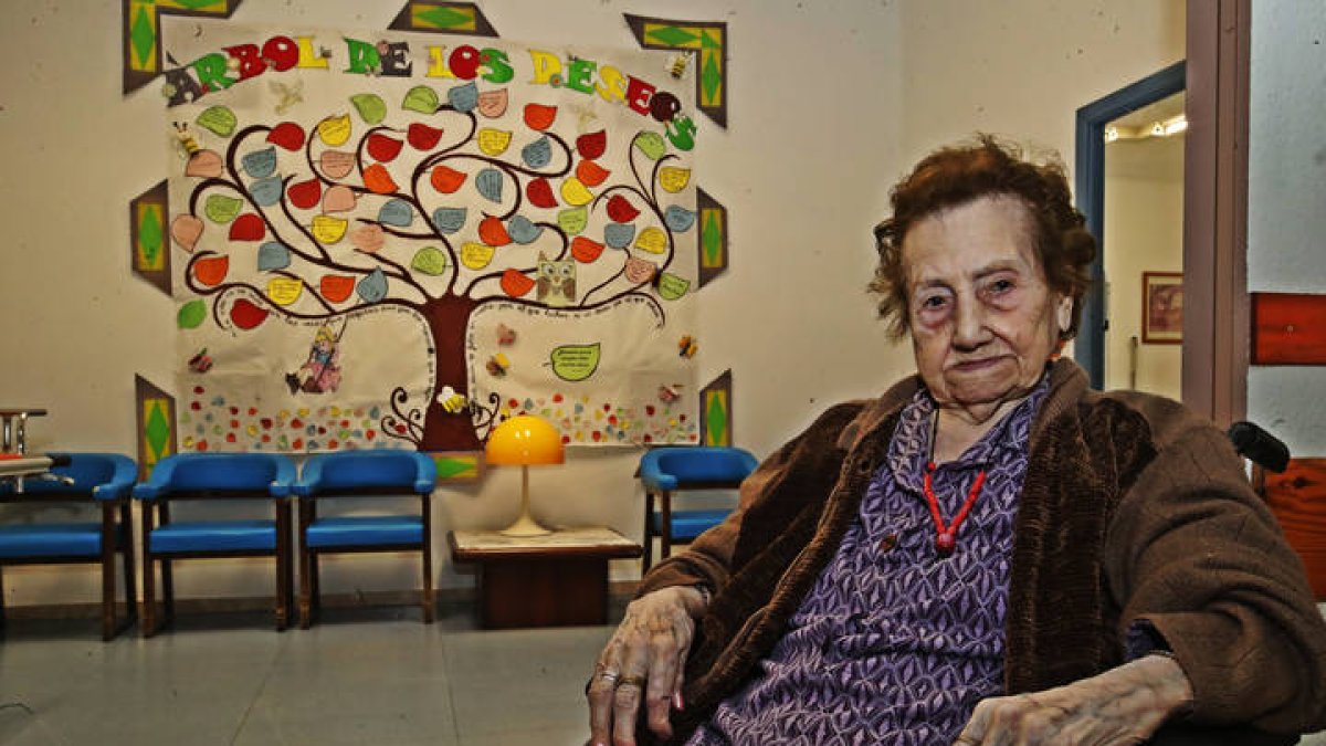 Ángeles de la Fuente cumple 111 años. RAMIRO