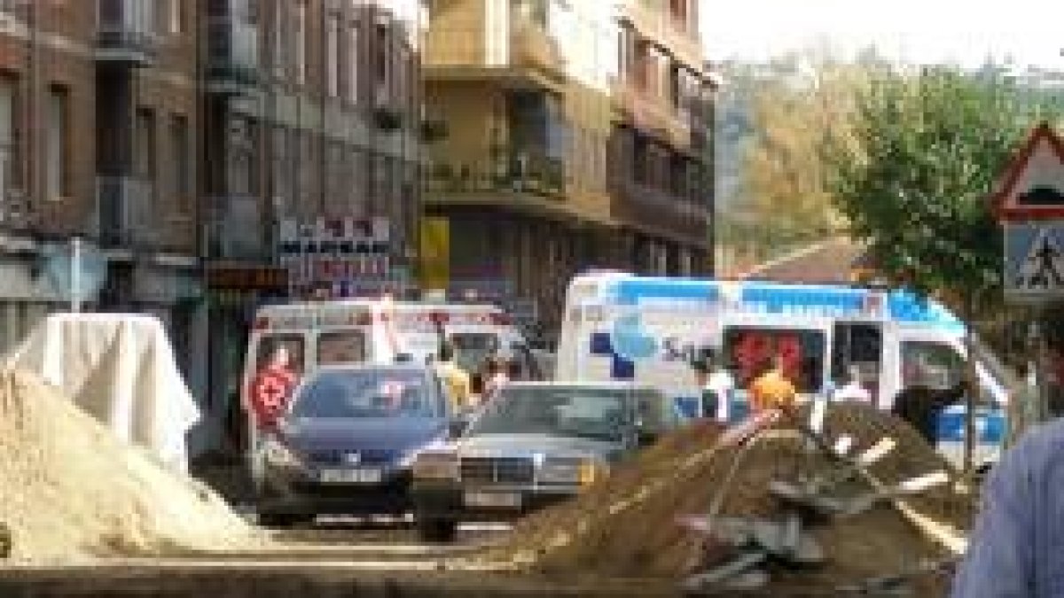 Dos ambulancias se traladaron hasta José María Fernández, lugar donde se produjo el accidente