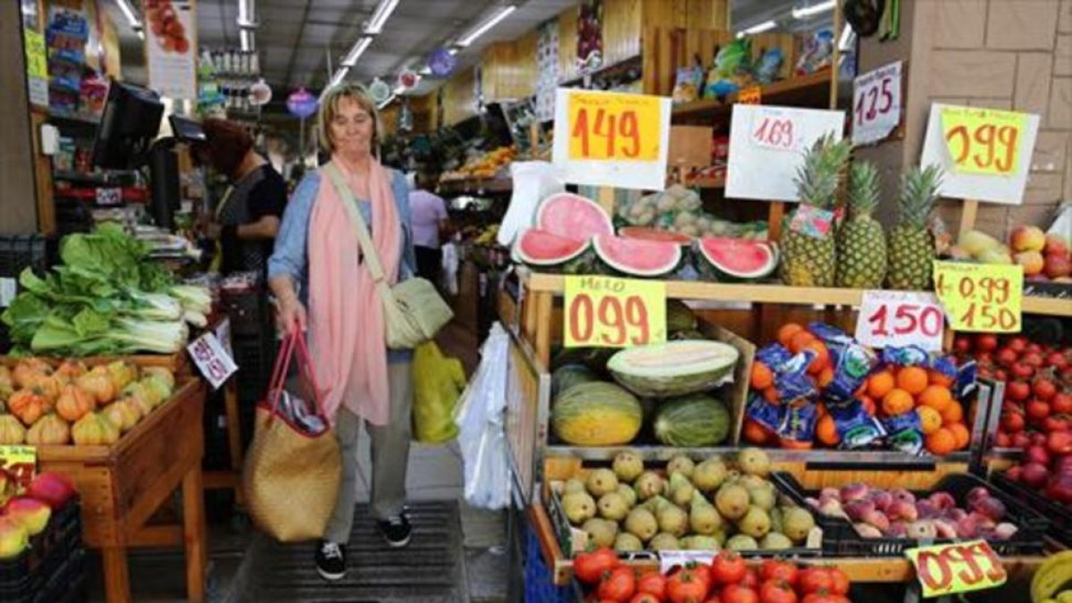 FRUTAS Y VERDURAS La Frutería Moreno en la Via Júlia.