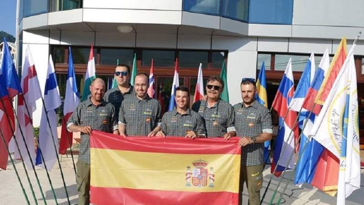 Luis Alfonso, a la izquierda, y Rubén Santos, a la derecha, con la selección española. PALAVRTIC