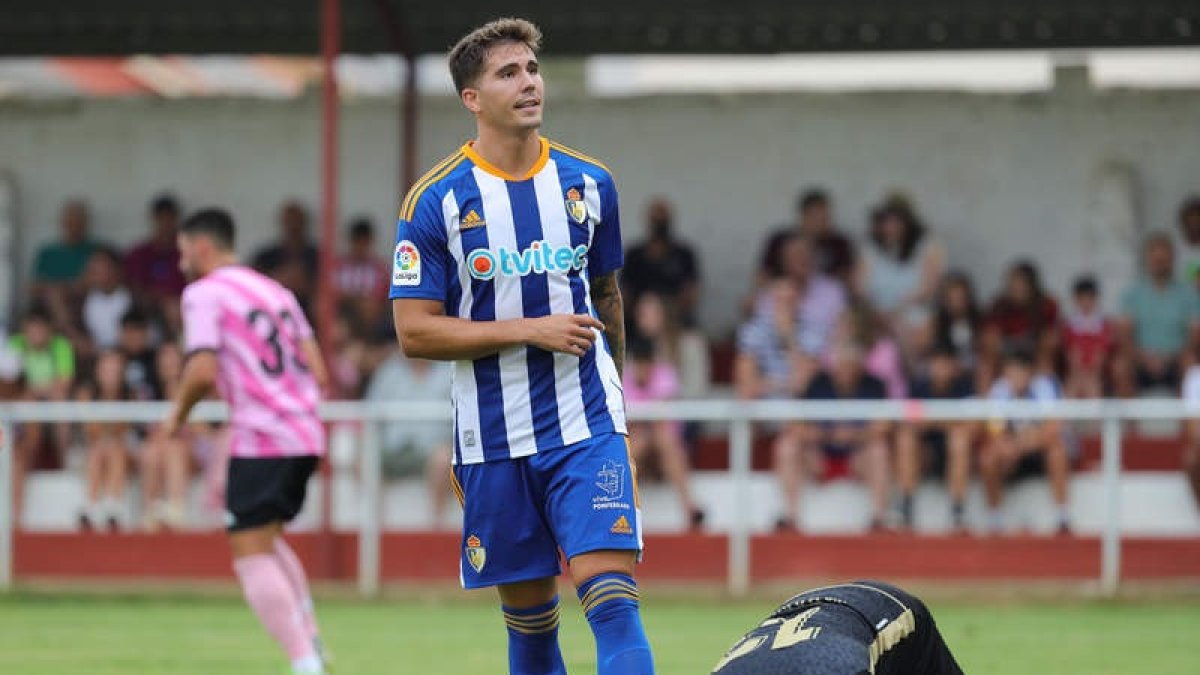 Kaxe en el partido de la pretemporada con la Deportiva frente al Lugo. L. DE LA MATA