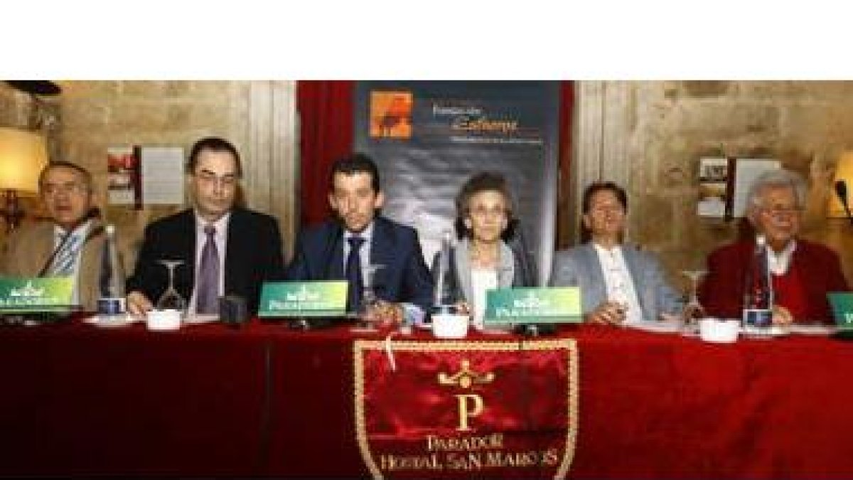 Domínguez, Sanz, García,  Morais, Beroff y Perticaroli, ayer durante la presentación.