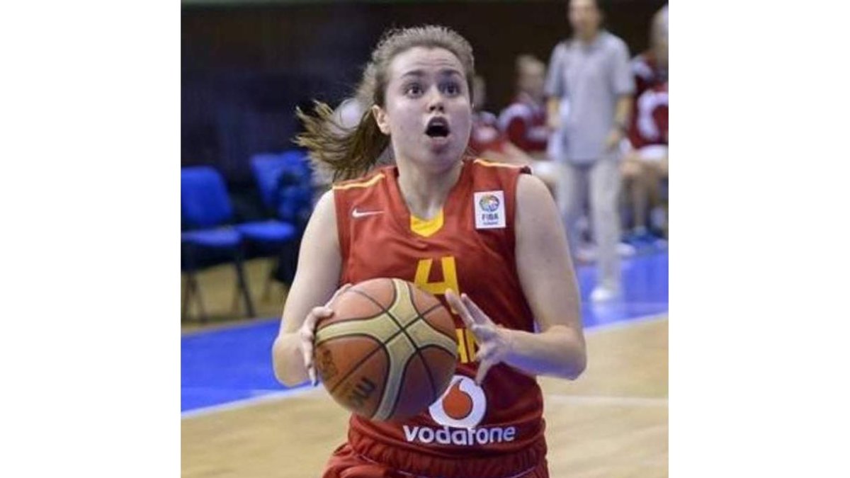 Lucía se colgó la plata en el Europeo 3x3 U18 y Paula finalizó cuarta en el U16.