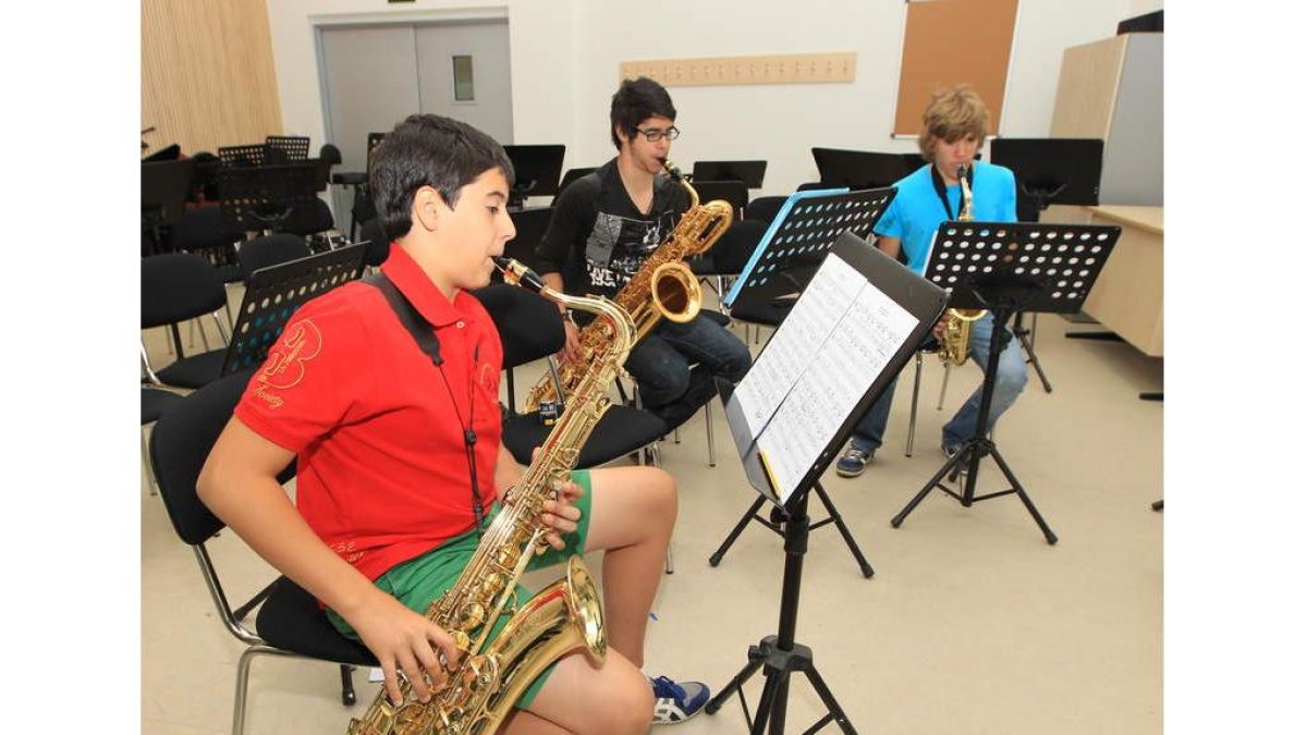 Alumnos del conservatorio durante un ensayo.