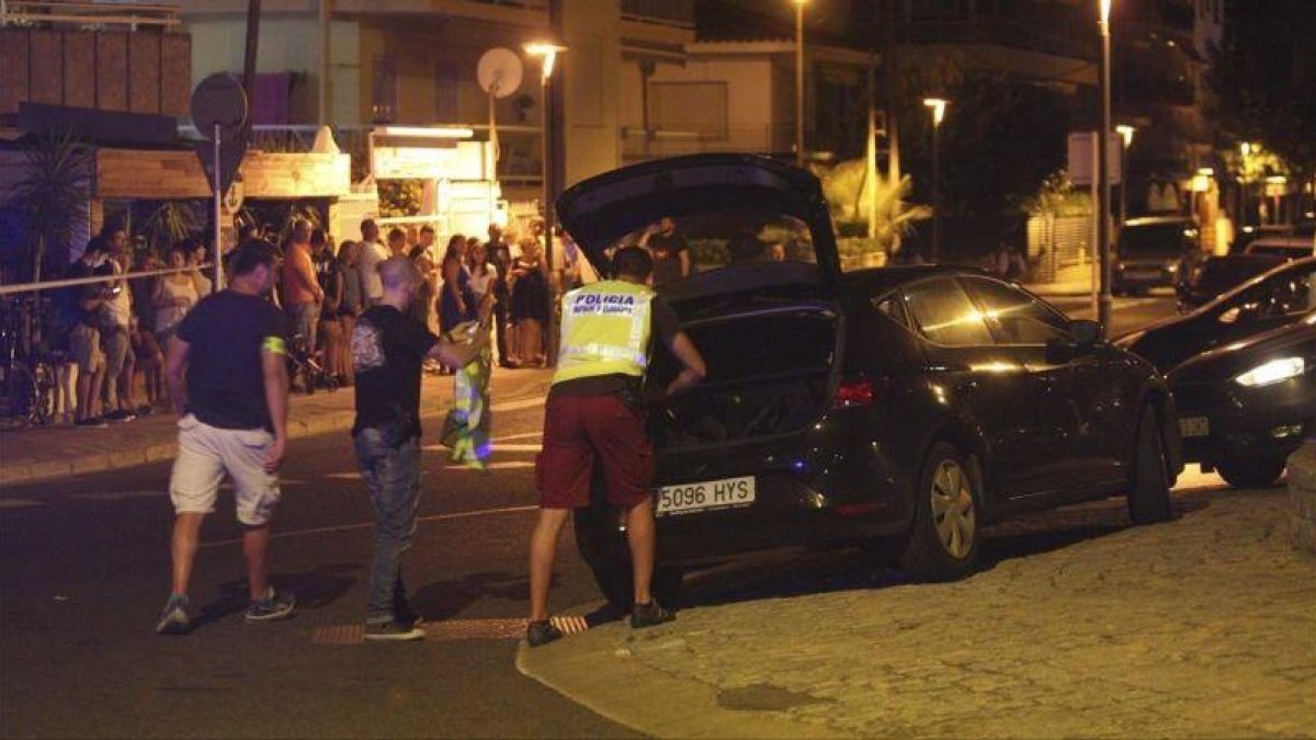 El vehículo usado en Cambrils con el que los terroristas fueron a París.