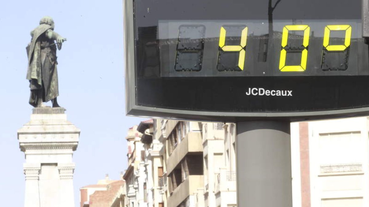Imagen del termómetro al sol de Guzmán, que marcaba 40º.