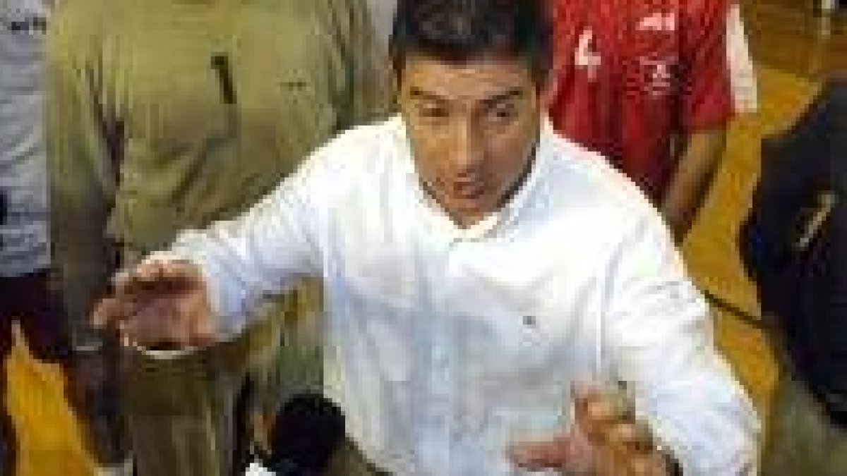 Cadenas recordó la colaboración del Balonmano Corvera con su club