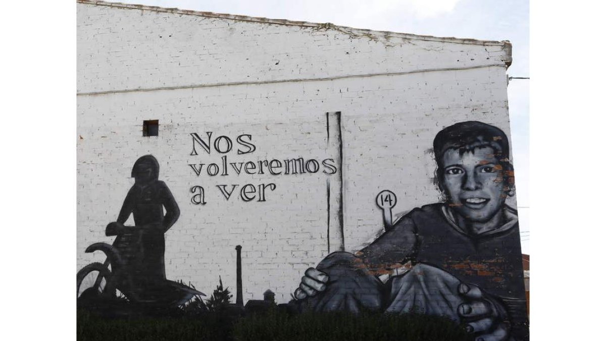 Un mural en Valdefuentes del Páramo. MARCIANO PÉREZ