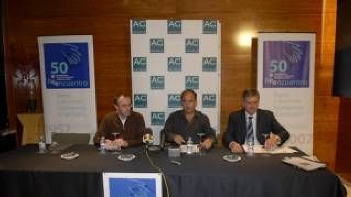 Tres de los antiguos alumnos del colegio de los Padres Dominicos