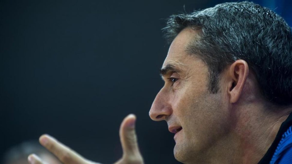 Valverde, en una rueda de prensa en la ciudad deportiva del Barça.