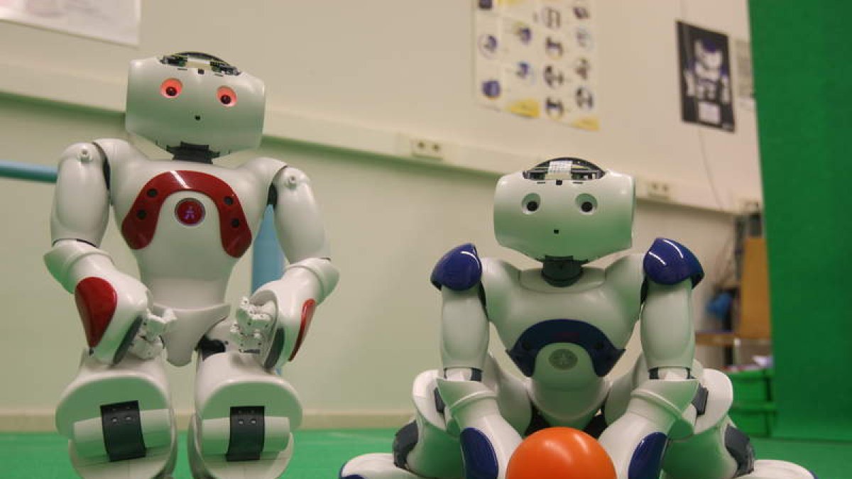 Robots diseñados en la Escuela de Ingenierías de la Universidad de León. ARCHIVO