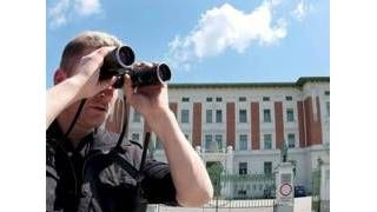 La vigilancia del hospital se ha redoblado para evitar a la prensa