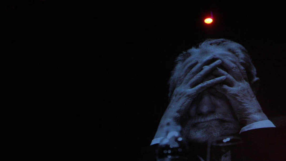 Imagen del escritor Antonio Pereira durante una homenaje que se le brindó en Ponferrada.