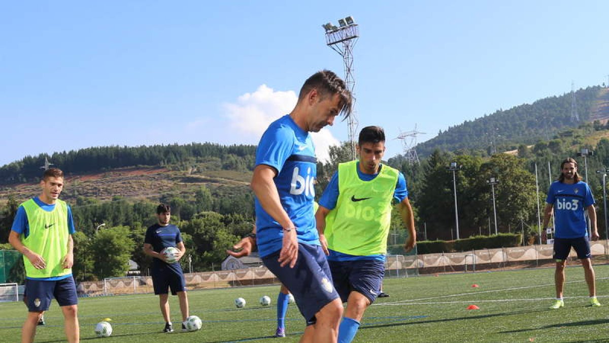 El plantel deportivista vuelve esta tarde al trabajo para preparar la segunda vuelta. ANA F. BARREDO
