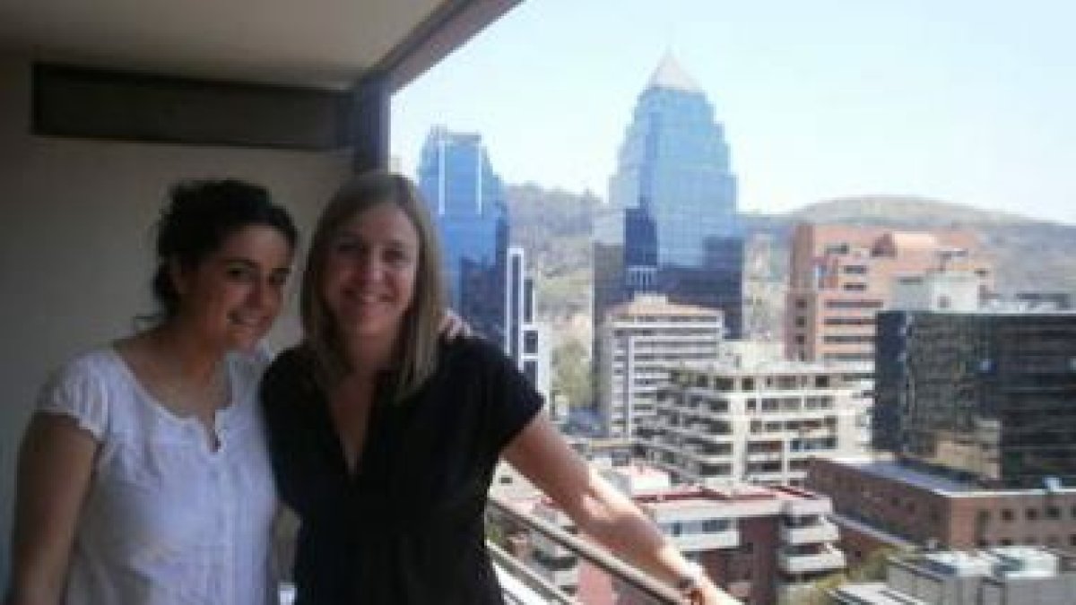 Patricia Folgueral, a la derecha, junto a su amiga Carolina Yepes.