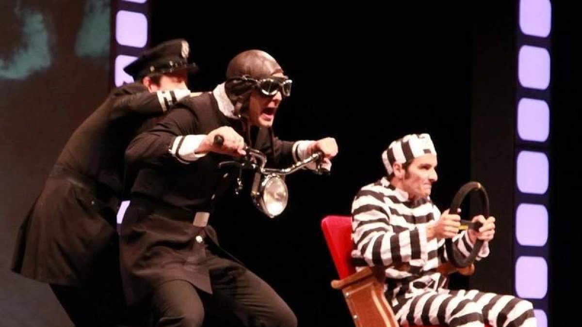 Una escena del montaje ‘Ticket’, a cargo de Clownic.
