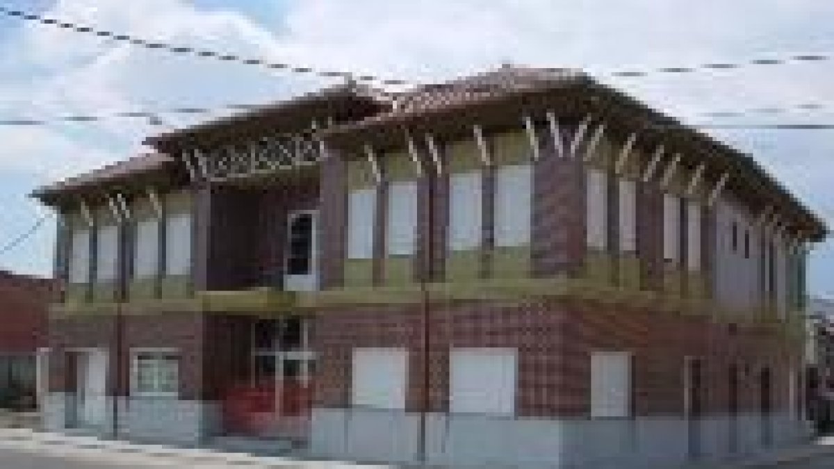 Estado que presenta actualmente la casa de servicios, tres meses antes de que acaben las obras