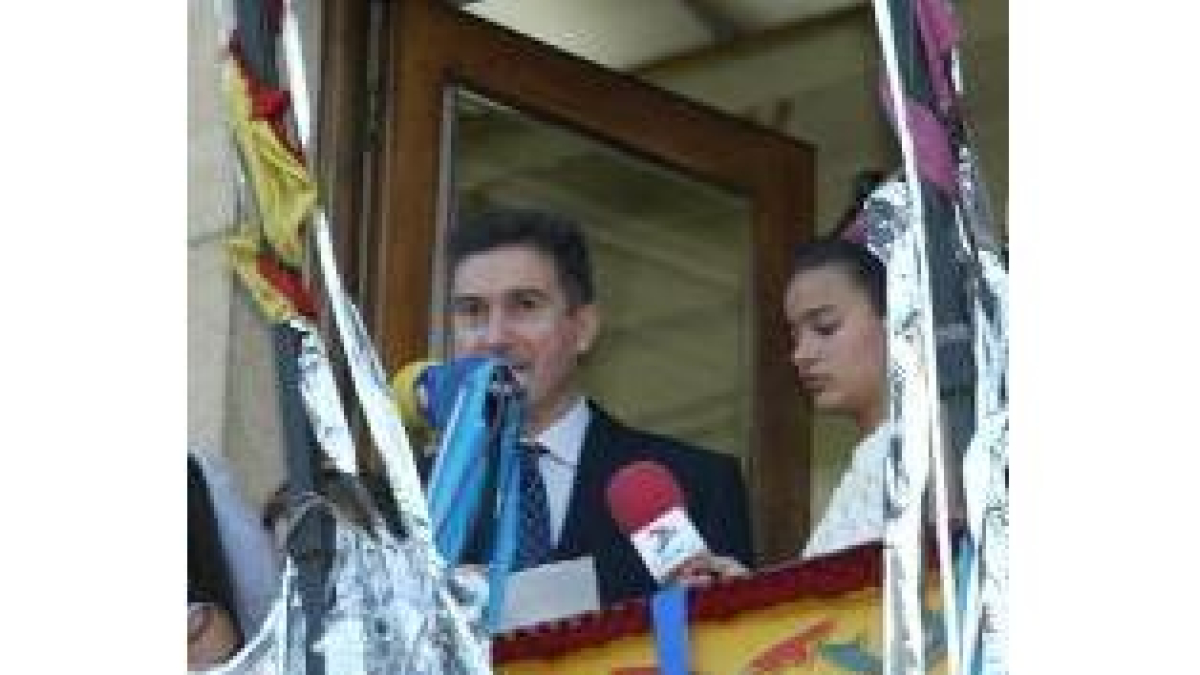 Manuel Cadenas, entrenador del Ademar, anoche durante el pregón
