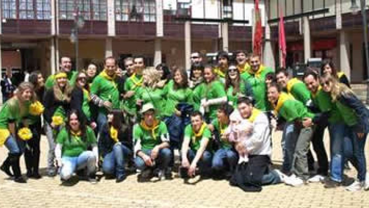 Los mozos de Riaño volvieron a poner en marcha una edición más del Día del Capilote.