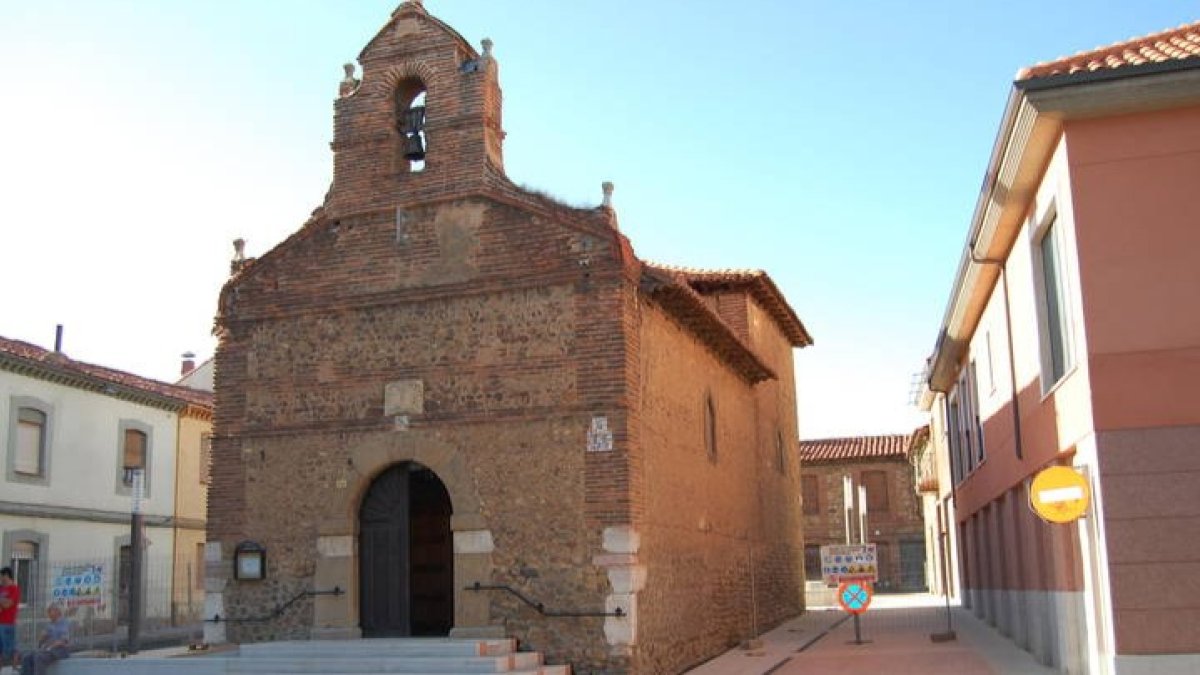 La ermita de Trobajo del Camino se reconstruyó en 1977. DL