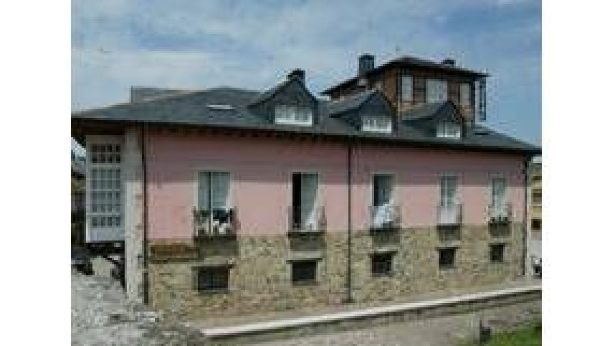 Casa el Palacio cuenta con diez habitaciones dobles, distribuidas en una hospedería y una casa rural