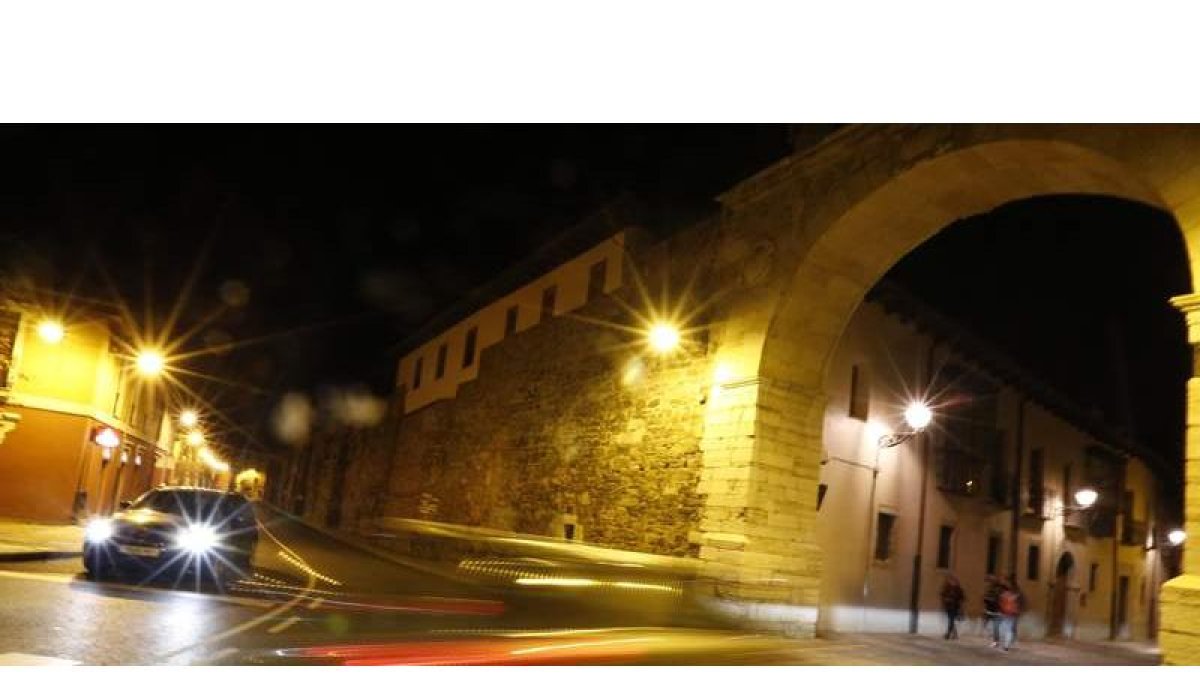 El Arco de la Cárcel, el primer lugar donde se asentaron los romanos y donde durmieron las legiones la primera noche. JESÚS F. SALVADORES