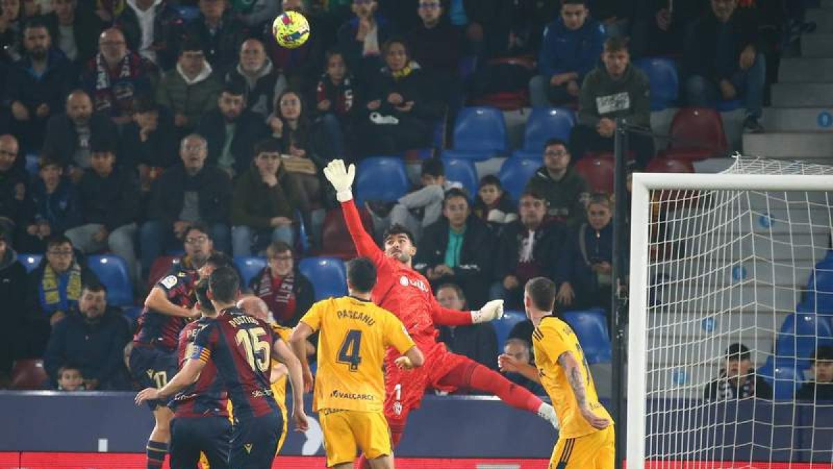 Amir dejó la portería a cero por segunda jornada seguida, algo que no pasaba desde hace 15 meses. LDLM