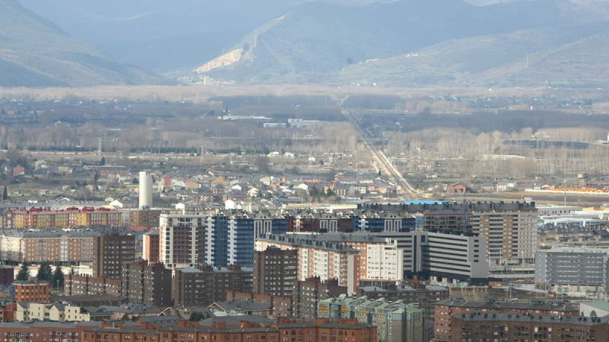 Ponferrada quiere aplicar una subida del 2% en los recibos por bienes inmuebles. ANA F. BARREDO