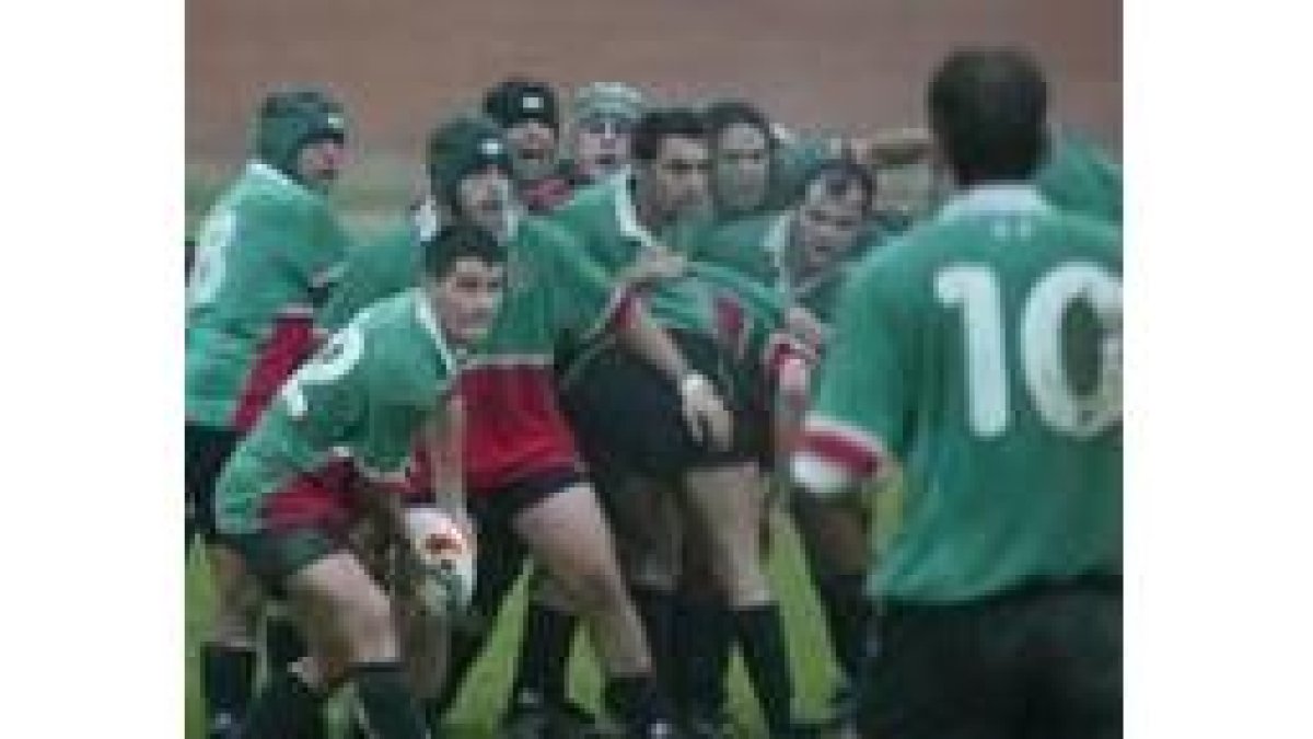 La calidad técnica del Universidad le bastó para doblegar al Lalín gallego