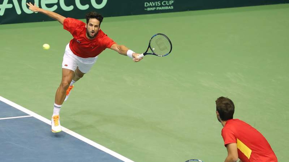 Feliciano y Marc López no pudieron sumar para España. BAT