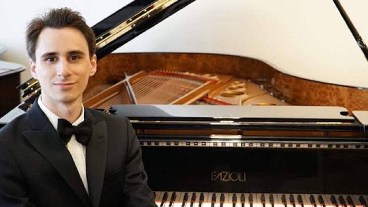 El pianista argentino Tomás Alegre, que hoy toca en León. DL