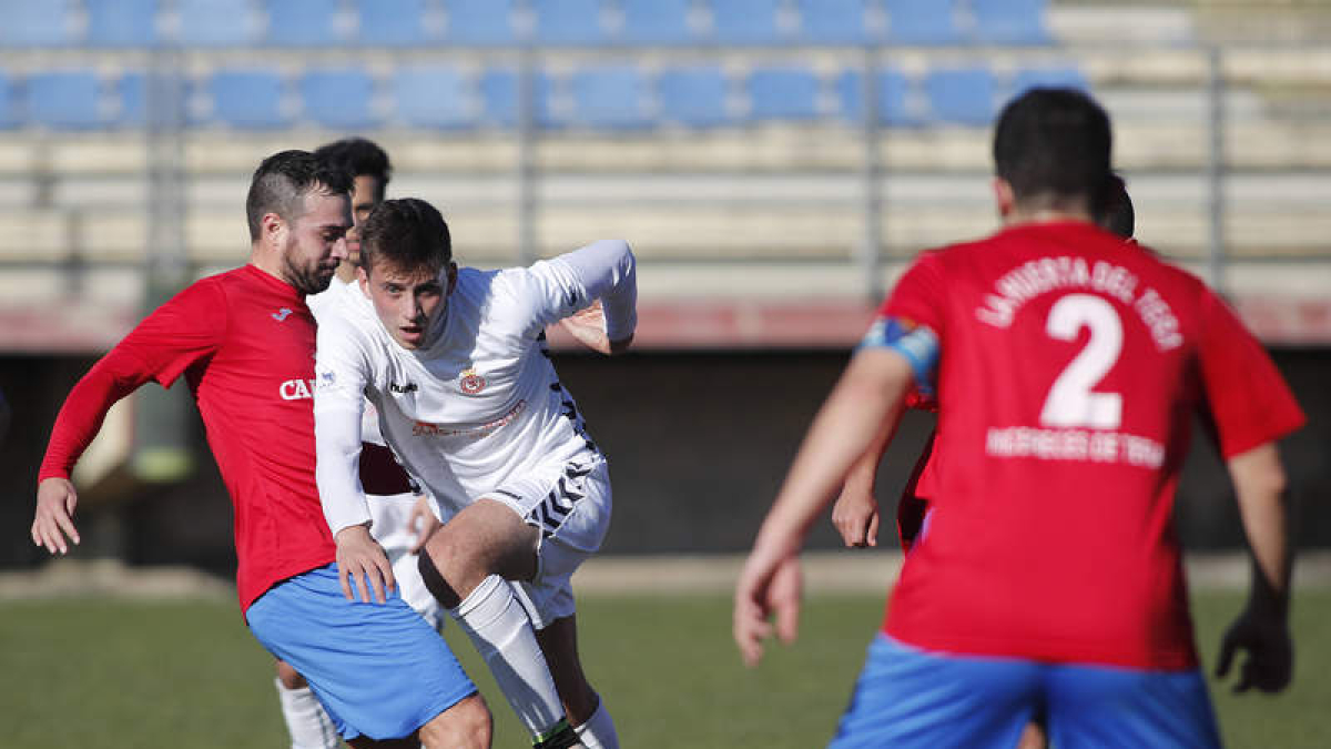 El filial blanco se mostró muy superior a un conjunto benaventano excesivamente duro. JESÚS