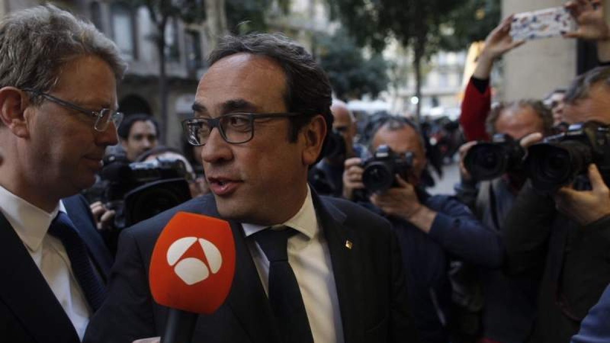 Sólo Josep Rull se presentó ayer en su despacho. ALEJANDRO GARCÍA