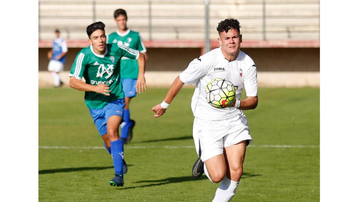 El equipo leonés buscará en Ávila su primera victoria. F. OTERO