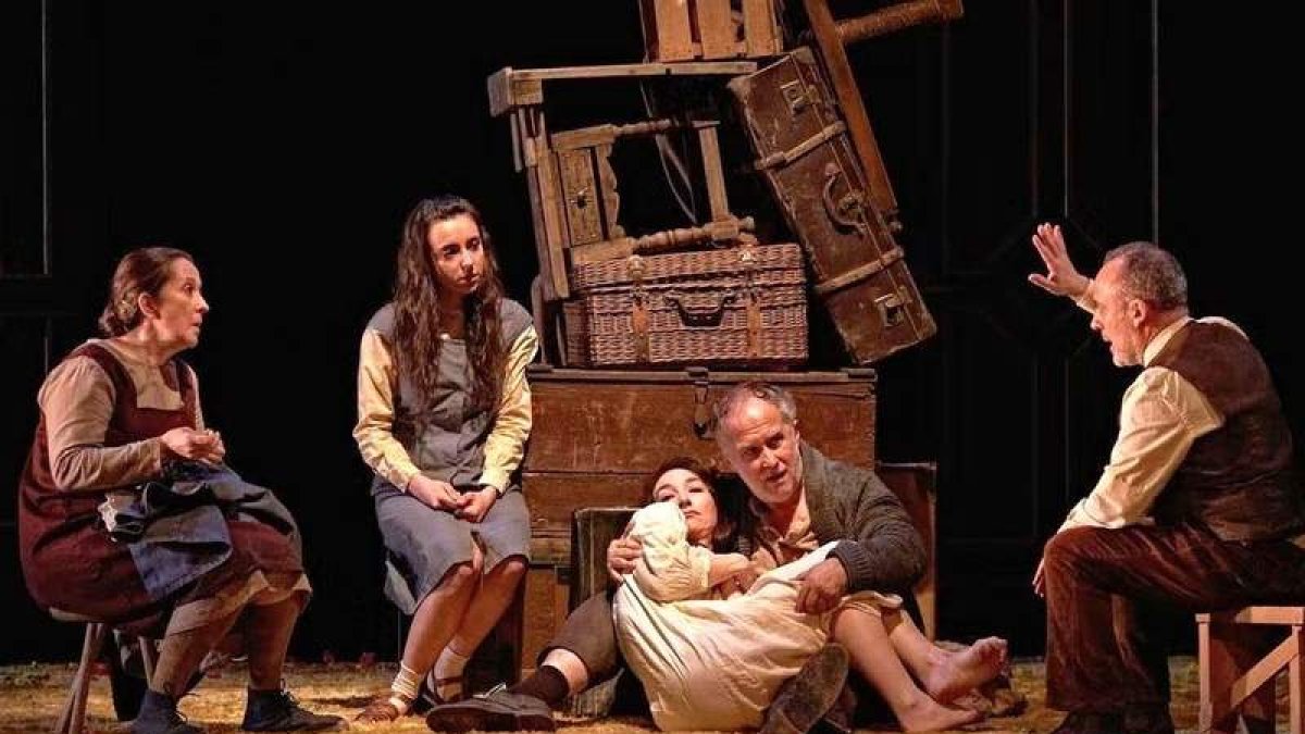 Los santos inocentes, adaptada por Marías y Hernández-Simón. DL