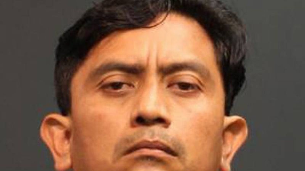 Isidro García, detenido por haber mantenido secuestrada a la mujer de California.