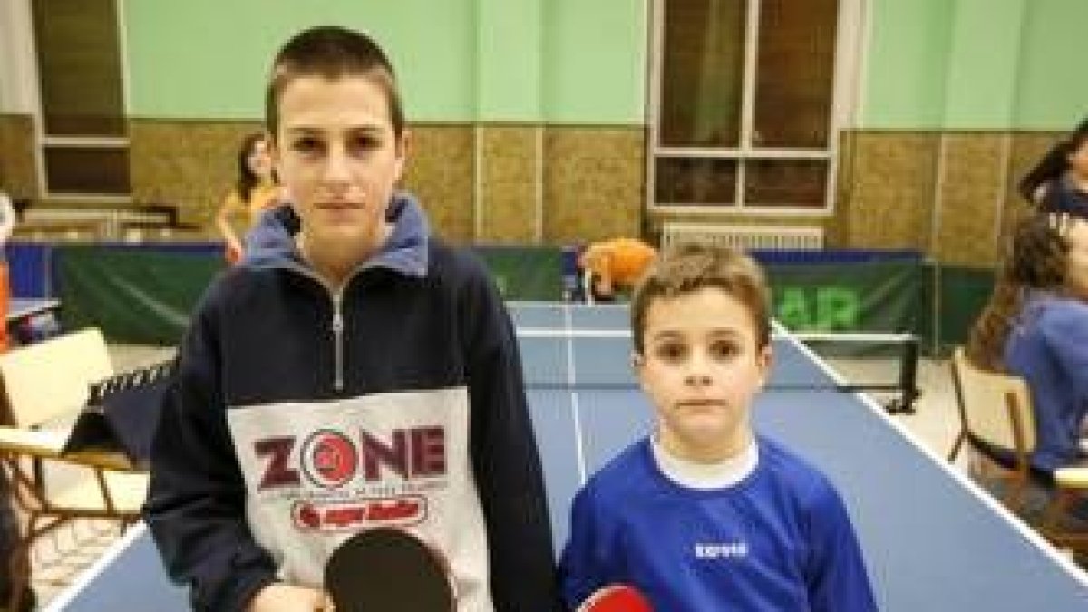 Representantes del colegio Agustinos de la categoría infantil y alevín masculino