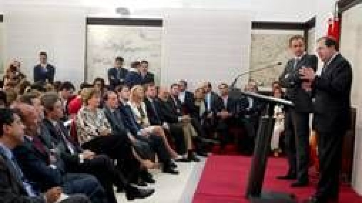 Zapatero y Herrera, en la intervención después de la entrevista en la capital castellana