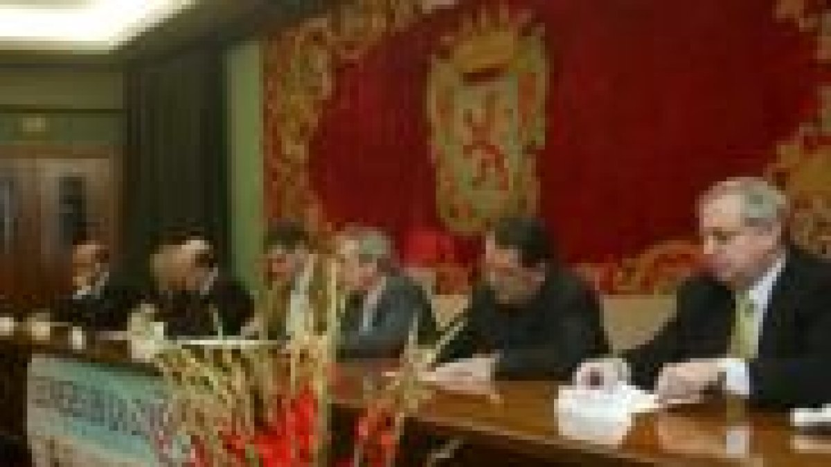 Un momento de mesa coloquio con la que se inició el congreso
