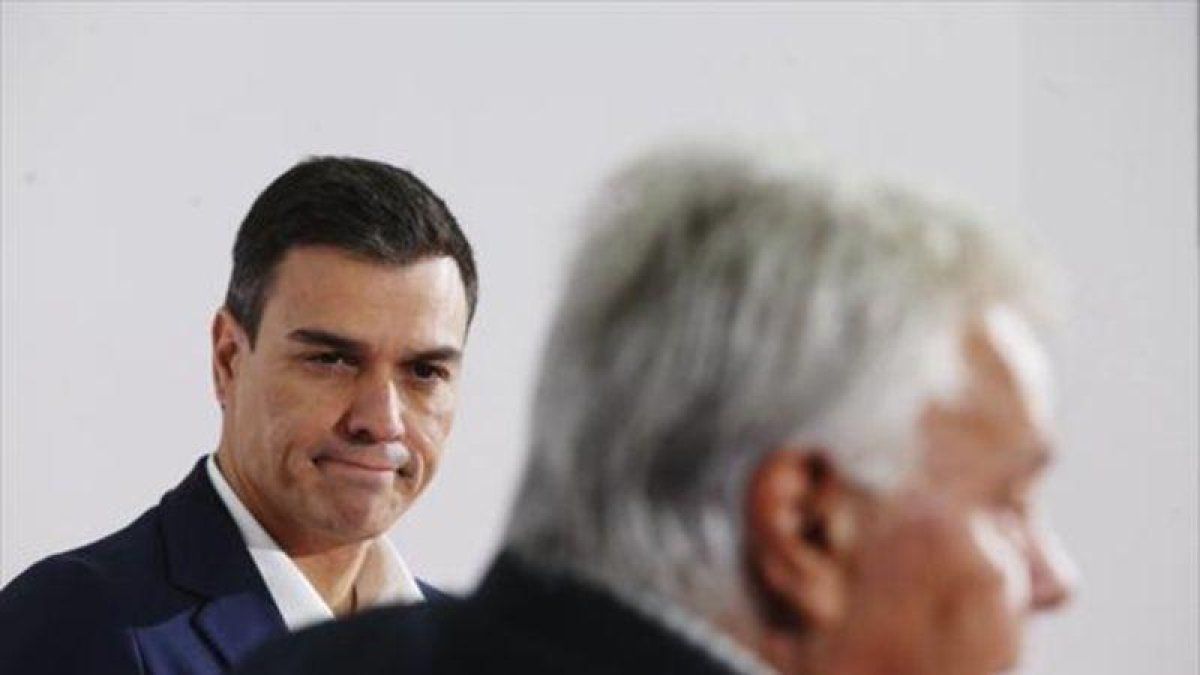 Pedro Sánchez y Felipe González, durante un acto electoral que protagonizaron en la campaña del 2015.