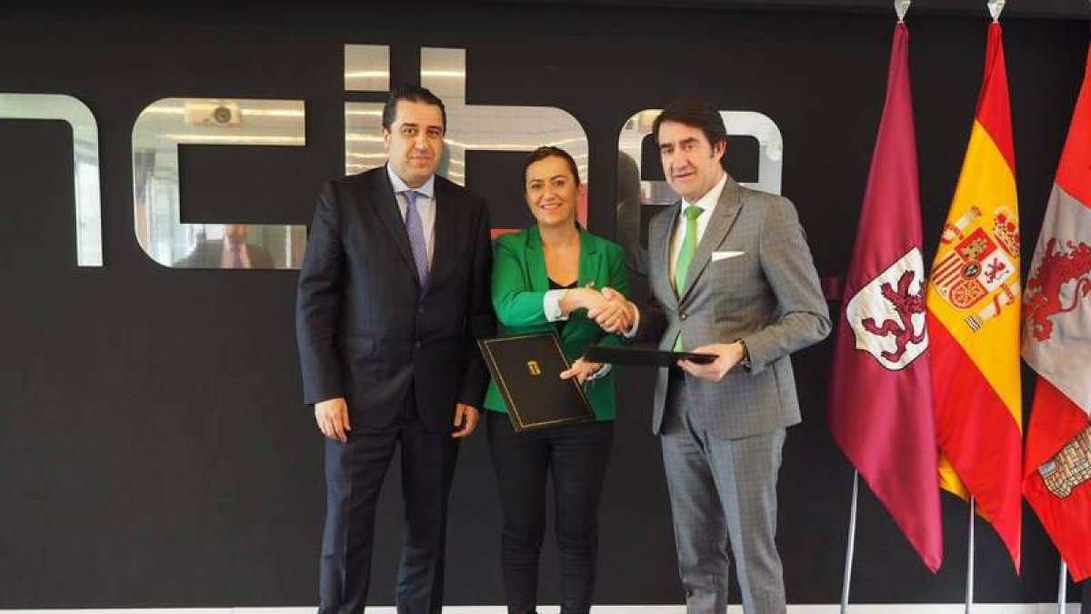 Hugo Fernández, Virgina Barcones y Juan Carlos Suárez-Quiñones. DL