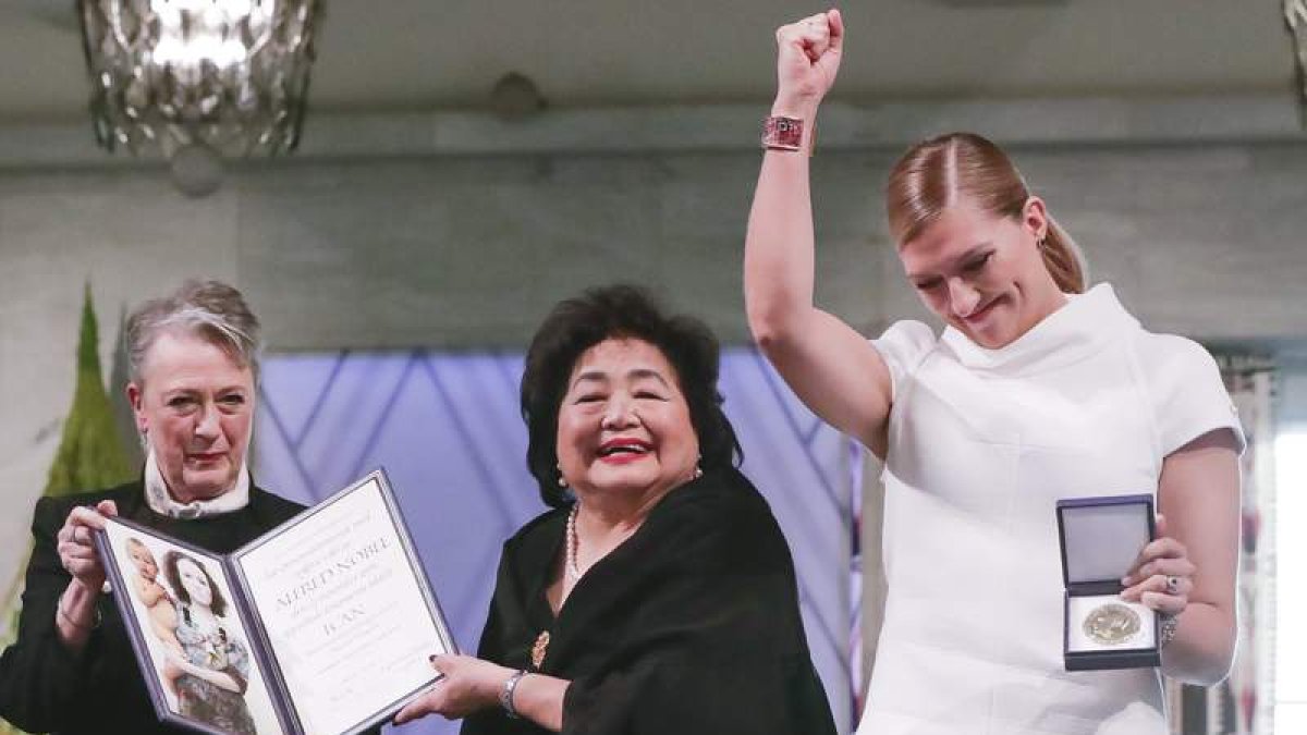 Berit Reiss-Andersen, la superviviente de Hiroshima, Setsuko Thurlow, y la presidenta de la Campañna Internacional para la Abolición de las Armas Nucleares, Beatrice Fihn. BERIT ROALD