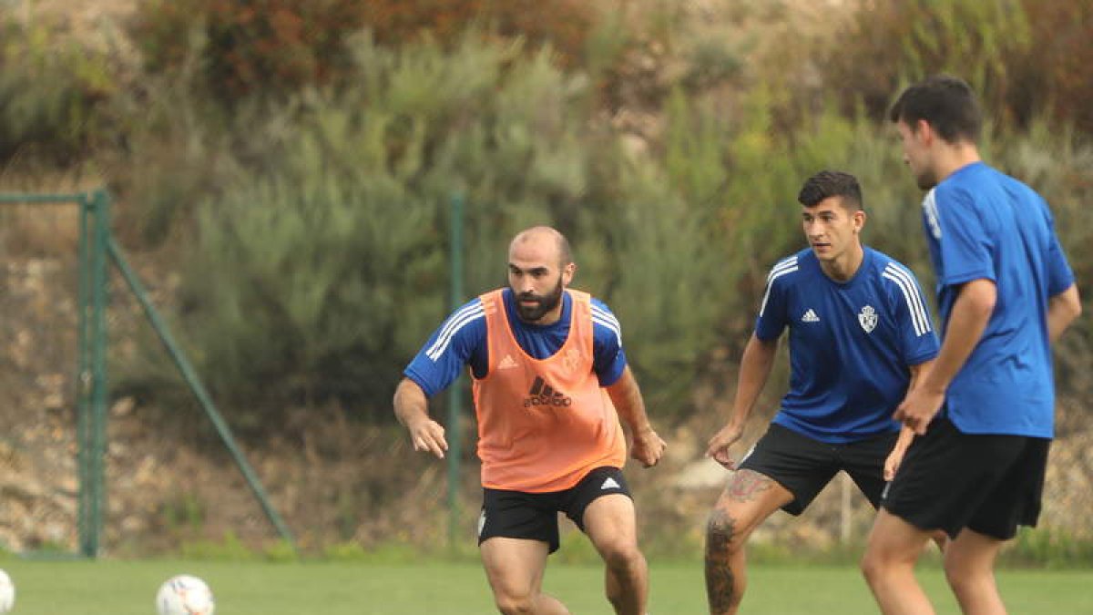 Paris Adot y Saúl son las principales dudas de la Deportiva para el choque del domingo. L. DE LA MATA