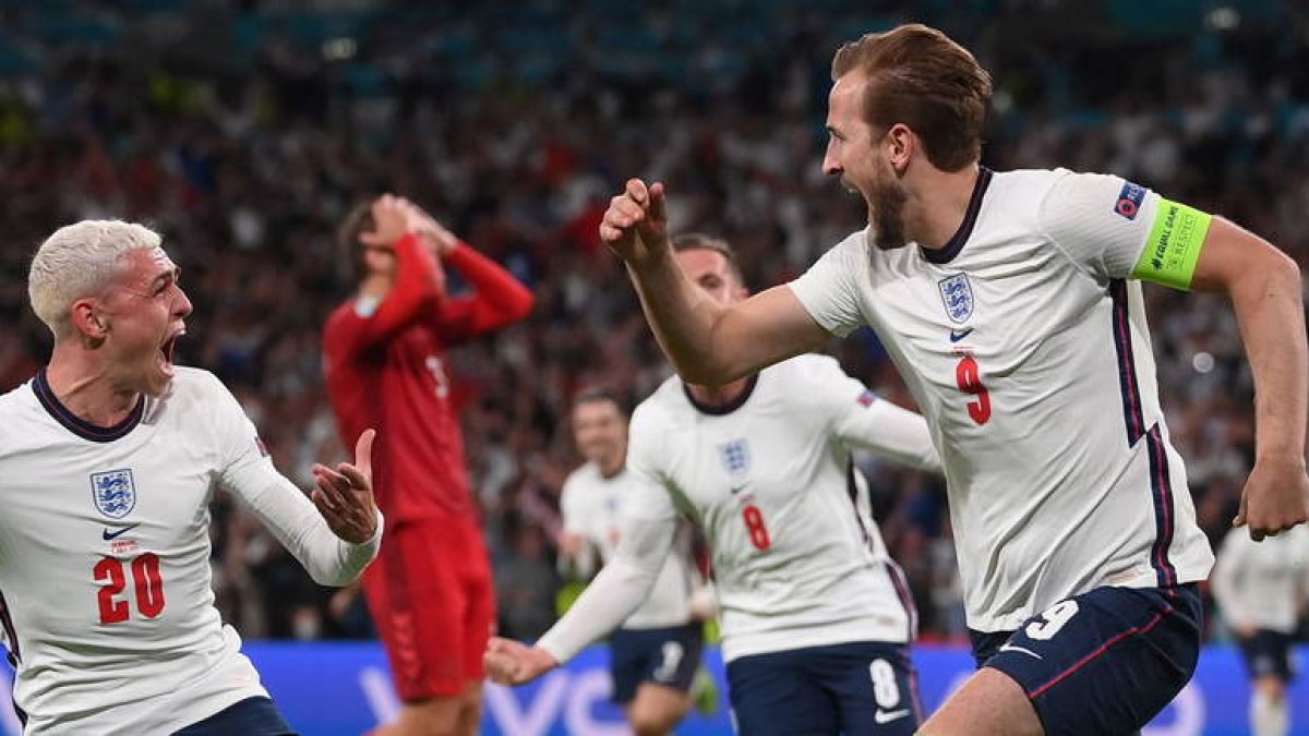 Harry Kane celebra el 2-1 marcado tras un penalti en la primera parte de la prorroga. LAURENCE GRIFFITHS