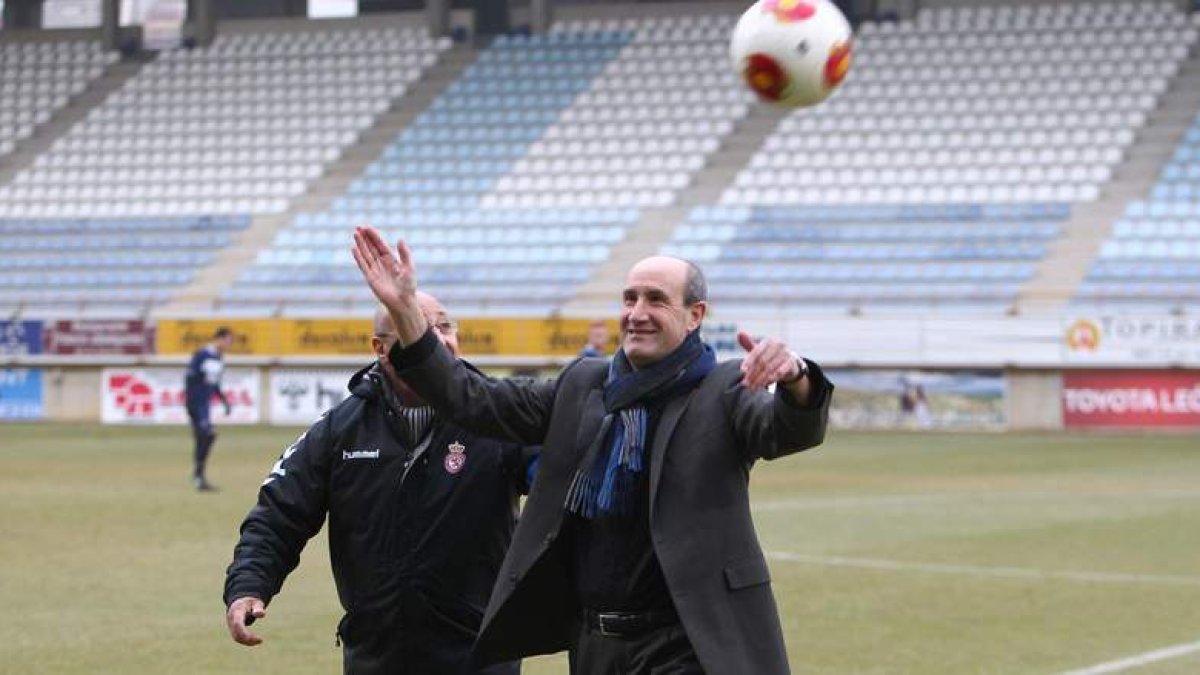 El Pater de la Cultural Jesús Fernández deja el cargo tras consumarse su ascenso a obispo auxiliar de Santiago de Compostela. Así se despidió de sus fieles.