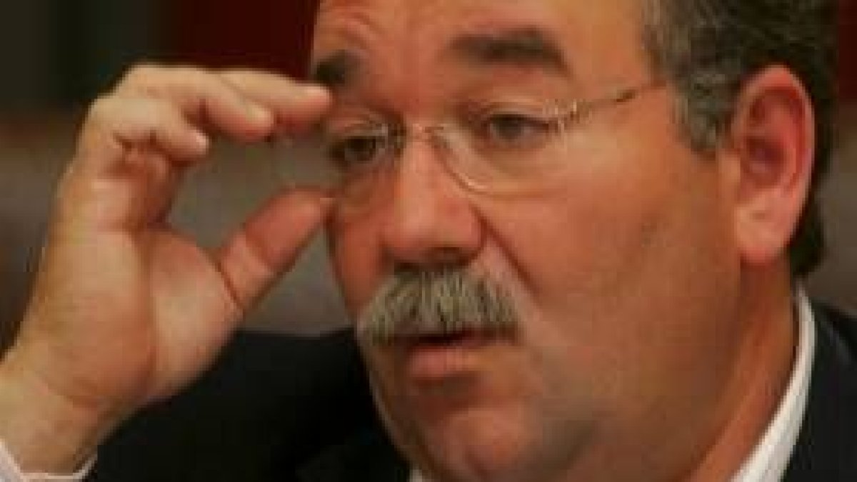 Pie de foto Lor sequisi. Lor autat lore vel dolorting eumsan henit digna